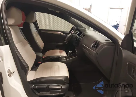 2016 Volkswagen Jetta 1.8T Sport из США, поврежденный, VIN 3VWD17AJ3GM304328